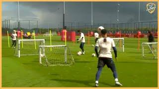 Manchester United - Technical Training With Balls & Finishing On Small Goals