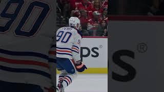 Oilers Bench reacts to McDavid's  Corey Perry set-up