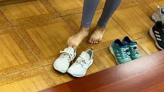 Girl wear sneaker without socks【EP.2 】