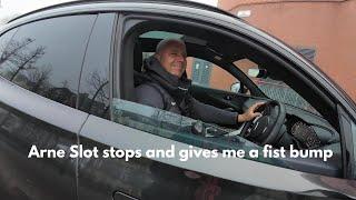 Arne Slot arrives at Anfield, and gives me a fist bump. what a legend #arneslot #liverpoolfc