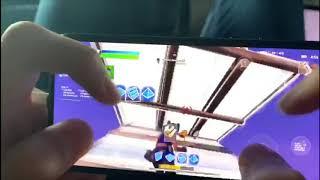 Handcam on IPhone X | 4 finger Claw | Fortnite Mobile