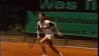 Steffi Graf  in a match for TC Blau-Weiß Ludwigshafen 1997 ( some short sequences)