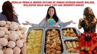 REMAJA-REMAJA INGGRIS NYOBAIN BAKSO MALANG, WALAUPUN MALU-MALU TAPI GAK BERHENTI MAKAN