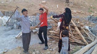 Sohrab steps in to defend Mohammad Reza against the aggressive old man