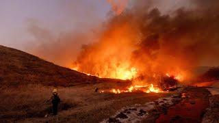 Wildfires in Los Angeles | Containment remains a significant issue for fire crews