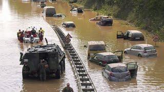17.07.2021 - Hochwasser in Erftstadt: Bergung mit Panzern auf B265 - Krankenhaus überflutet