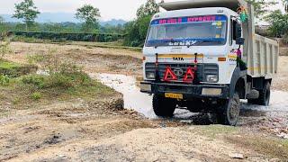 Tata LPK 1618 4x4 tipper at work.