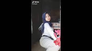 Tiktok jilbab goyang, jilbab hot