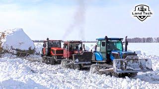 Как в СССР: Гусеничные тракторы вытаскивают огромные скирды с поля - ДТ-75, Агромаш 90ТГ, ВТГ-90!