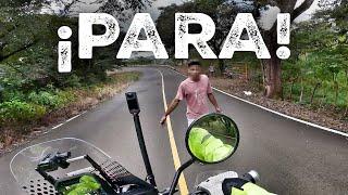 ME intentan PARAR 2 TIPOS en la CARRETERA (S21/E03) VUELTA al MUNDO en MOTO con CHARLY SINEWAN