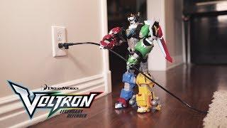 Unplugging the Enemy [STOP MOTION] | DREAMWORKS VOLTRON LEGENDARY DEFENDER