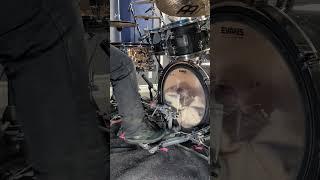 Loose batter head VS double bass drumming