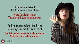 Trouble Is A Friend - Lenka (Lyrics video dan terjemahan)