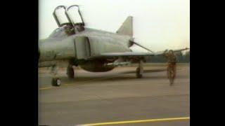 Beladen der F 4F PHANTOM II mit AIM 9L Sidewinder