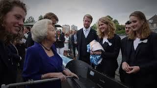 Prinses Beatrix bij jubileum Leidse Roeivereniging