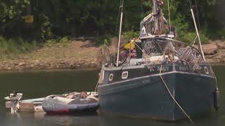 Abandoned, derelict ‘pirate’ boats still a headache on Willamette River