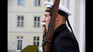 Ehrenposten Ablösung Schloss Bellevue IV