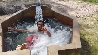 Desi boy handsome tubewell bathing /Tube well swimming pool pakistan in tubewell part 29