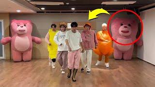 [SUB][PRANK] Kpop Idols didn't see that coming: Twin Giant Pink Statue Prank. (ft. P1Harmony)