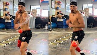 TEOFIMO LOPEZ MATRIX LIKE REFLEXES - DISPLAYS MASTERFUL EYE & SPEED HITTING MOVING BALL!