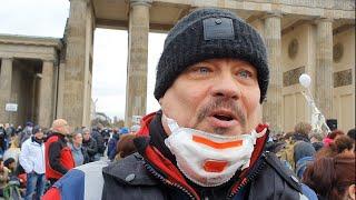 Berlin, 18.11.20 - Andy Demosanitäter  (Gelbwesten-Proteste) Es wird in Berlin heute knallen! - DEMO