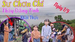 Sư Chơn Chí & thầy Đăng Tịnh khất thực/Bất ngờ với vị trí thầy ngồi "thọ thực" cảnh sáng sớm quá đẹp