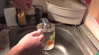 Кран пьёт воду из-под крана [Full HD 1080p]