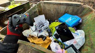 Как я зарабатываю лазая по мусоркам ? Dumpster Diving RUSSIA #76