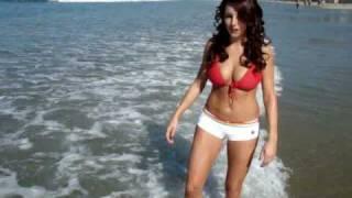 Swimsuit Bikini Model Leslie at La Jolla Shores