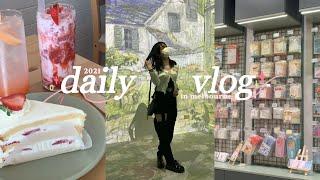 daily vlog in melbourne city  an day in my life, cute cafes, art exhibition, cbd scenery & collab!