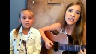 Lennon & Maisy Stella {Kiss the girl - The Little Mermaid}