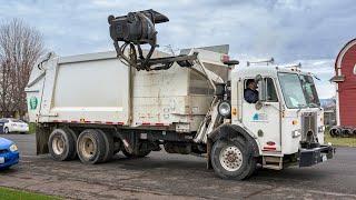 Peterbilt 320 - Heil DuraPack Python Garbage Truck