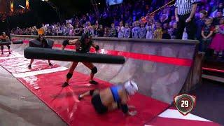 Michaela Augustsson gör illa knät i gatloppet - Gladiatorerna (TV4)