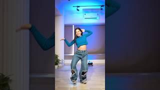 Piya Tu Ab To Aaja - Nishi Dance #viralvideo #dancevideo #shorts  #youtubeshorts #ytshorts #youtube