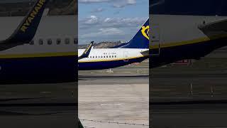 Ryanair Boeing 737-800 EI-DWX at Madrid Barajas International Airport ￼#avgeeks #shorts