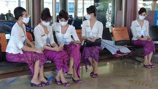 Kesibukan Pramugari Cantik Batik Air Saat Pembukaan Rute Terbang Perdana Jakarta - Tanjung Pinang