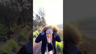 Viral para Pendaki Gunung Everest nyasar ke Bromo #youtubeshorts #fyp #instagram #proplayer #bromo