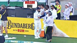 Virat Kohli did this heart winning gesture for Wasim Akram when Everyone Ignored Him after Match