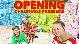 Christmas Morning 2019 (OPENING CHRISTMAS PRESENTS) | Family 5 Vlogs