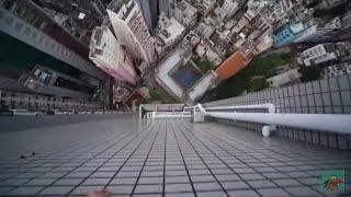 Безумный паркур на высоте небоскреба  Crazy Parkour at the height of a skyscraper