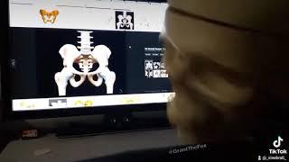 Porno izleyen skeleton