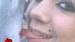 Girl Licks Pole in 10 Degree Weather; Gets Tongue Stuck