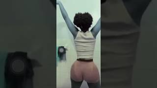 Teen twerking