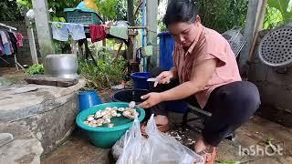 ไปจ่ายตลาดมาได้ของกินเล่นไห้เด็กกับย่างปีกไก้#มานั่งล้างเห็ดต่อ้ลยจร้า