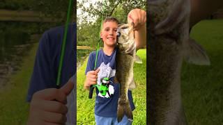 How to Catch a Big Bass with the Smallest tiny Fishing Rod! Kids Fishing #kidfishing #fishing