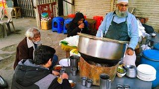 60 Years Old Famous Chacha ji Serves Desi Nashta | Street Food Lahore