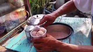 Indonesian street food: Dung-dung Ice Cream (Es Puter)