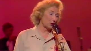 Dame Vera Lynn   'The White Cliffs Of Dover' + 'We'll Meet Again'  1984