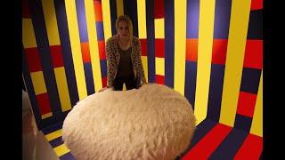 Artist Leni Smoragdova: Installation Art "Transaction's eggs" | the Biennale