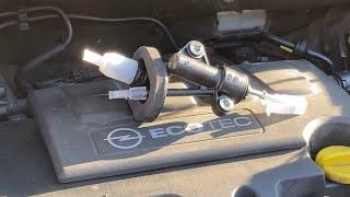 DIY - 2014 Opel Corsa D 1.4: Diagnose and change the clutch master cylinder (left-hand drive)